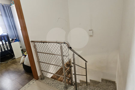 Sobrado à venda com 3 quartos, sendo 1 suíte,  em Vila Nivi, São Paulo, SP