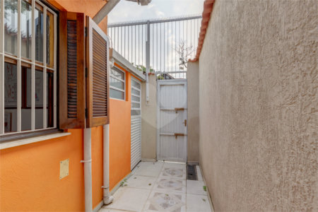 Casa Térrea à venda com 4 quartos, sendo 3 suítes, em Interlagos, São Paulo, SP