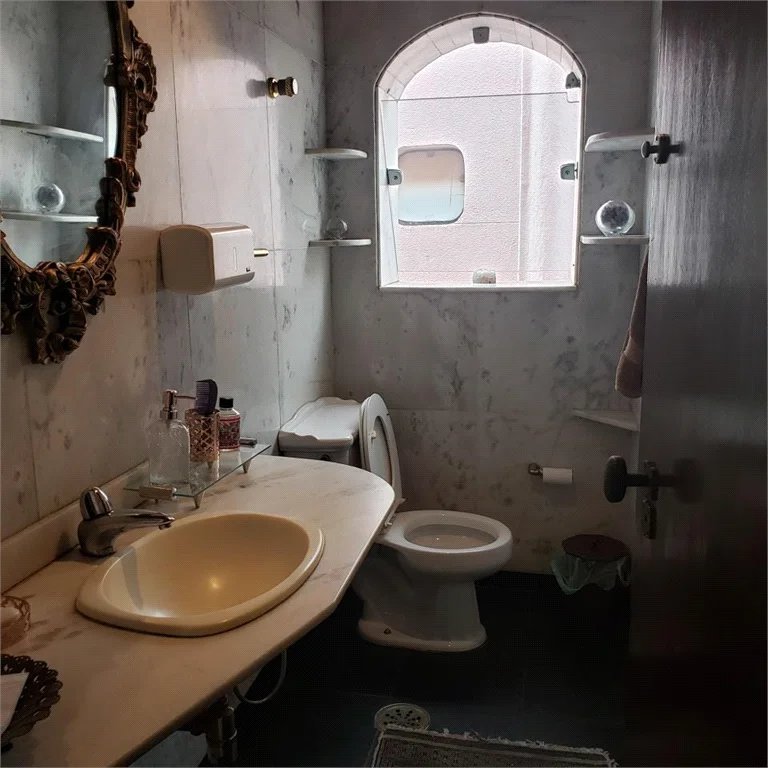 Casa à venda com 6 quartos, sendo 4 suítes, em Vila Sônia, São Paulo, SP
