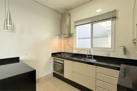 Casa à venda ou para alugar com 4 quartos, sendo 1 suíte, no condomínio Jardim Residencial Dona Lucilla, Indaiatuba - SP