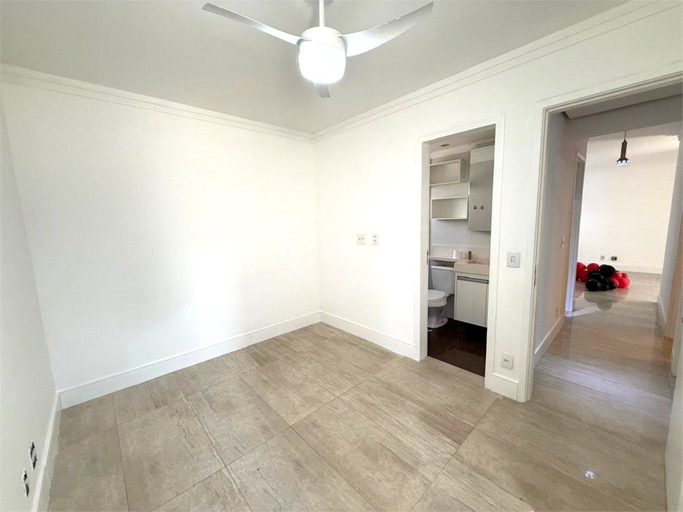 Apartamento à venda com 3 quartos, sendo 1 suíte,  em Vila Prudente, São Paulo, SP