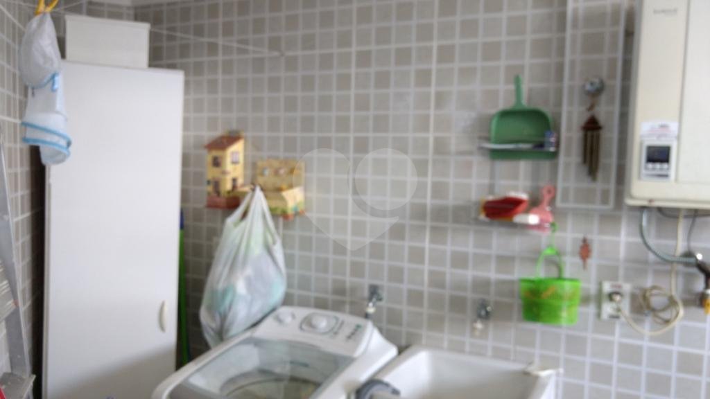 Casa à venda com 3 quartos, sendo 1 suíte, no condomínio Residencial Água Fria, São Paulo - SP