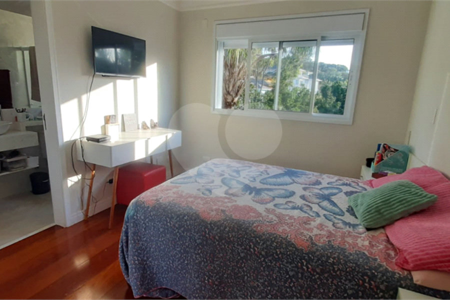 Casa à venda com 4 suítes no condomínio Suíça da Cantareira, Mairiporã - SP