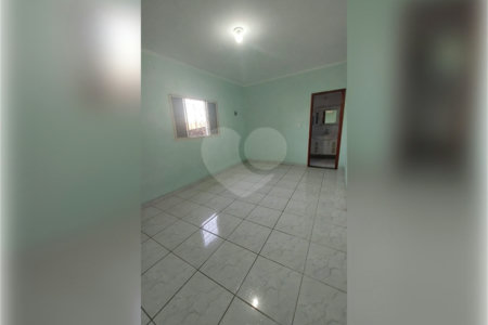 Casa à venda com 3 quartos, sendo 1 suíte, em Vila Nova Sorocaba, Sorocaba, SP