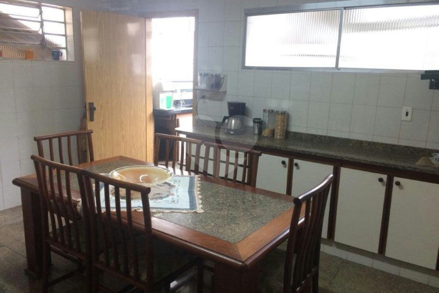Sobrado à venda com 4 quartos em Santana, São Paulo, SP