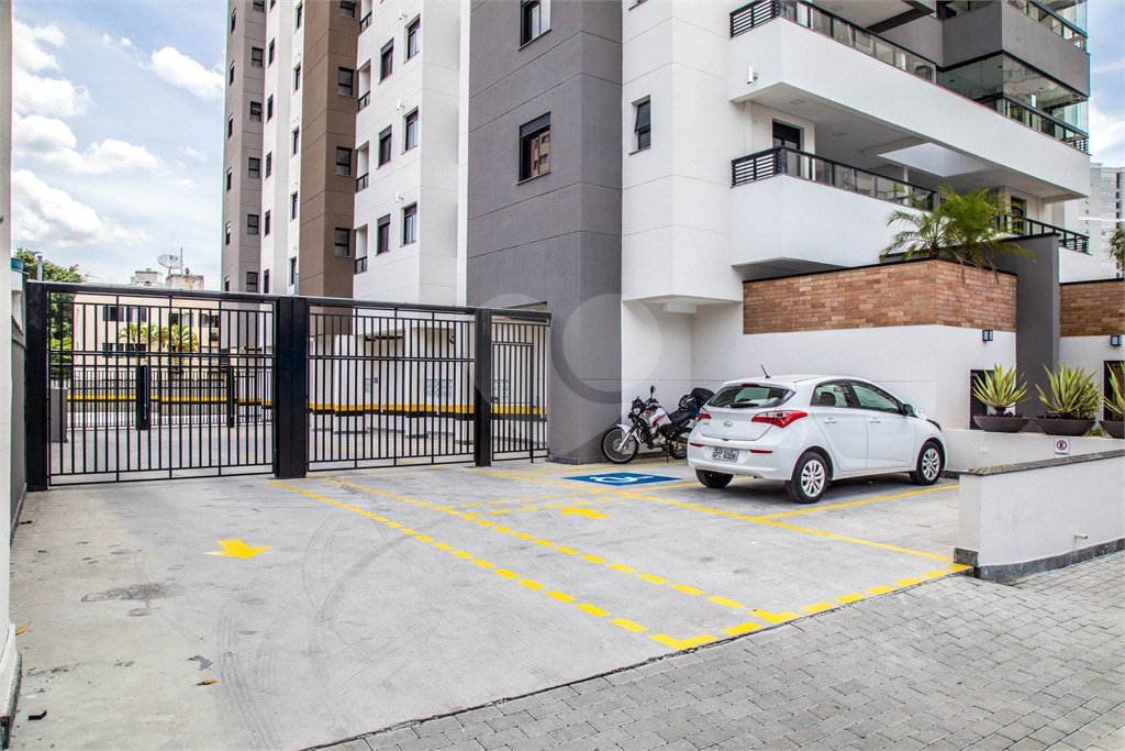 Apartamento à venda com 3 quartos, sendo 1 suíte,  em Jardim Oswaldo Cruz, São José dos Campos, SP