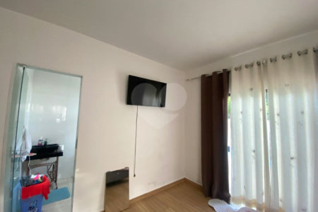 Excelente casa toda reformada e com otimo acabamento com churrasqueira e piscina