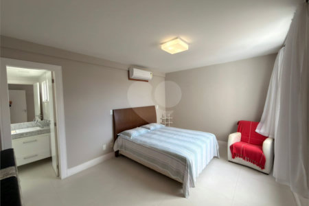 Casa à venda com 4 suítes em Portinho, Cabo Frio, RJ