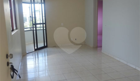 Apartamento à venda com 2 quartos, sendo 1 suíte,  em Estância Itaguaí, Caldas Novas, GO