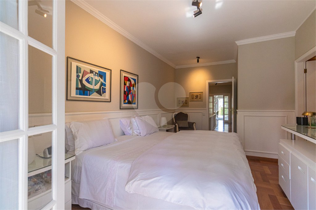 Casa à venda com 4 quartos, sendo 3 suítes, em Brooklin, São Paulo, SP