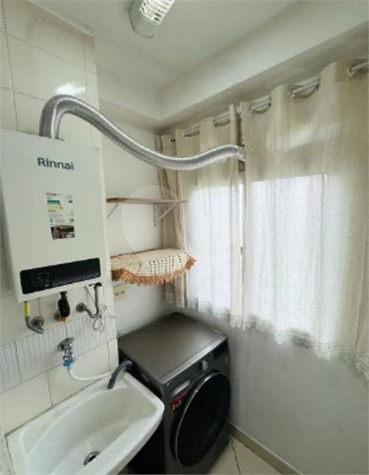 Apartamento à venda na Vila Augusta, em Guarulhos, com 55 m² de área privativa, 2 dormitórios, 1 banheiro e 1 vaga de garagem.