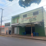 Sobrado para venda.