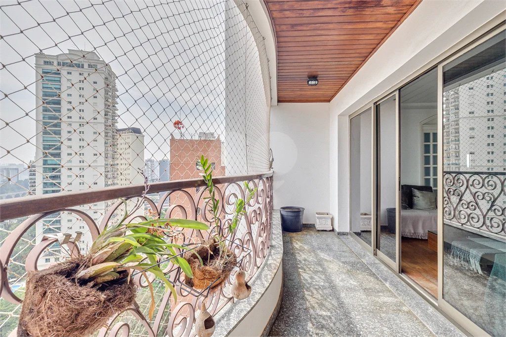 Apartamento à venda com 4 quartos, sendo 2 suítes, em Brooklin, São Paulo, SP
