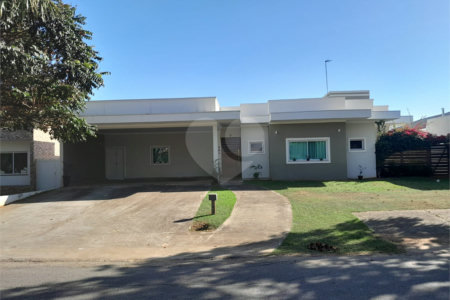 Casa à venda com 3 suítes no condomínio Village Ipanema 1, Araçoiaba da Serra - SP