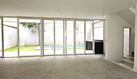 Casa à venda com 4 suítes no condomínio Venezia, São Paulo - SP