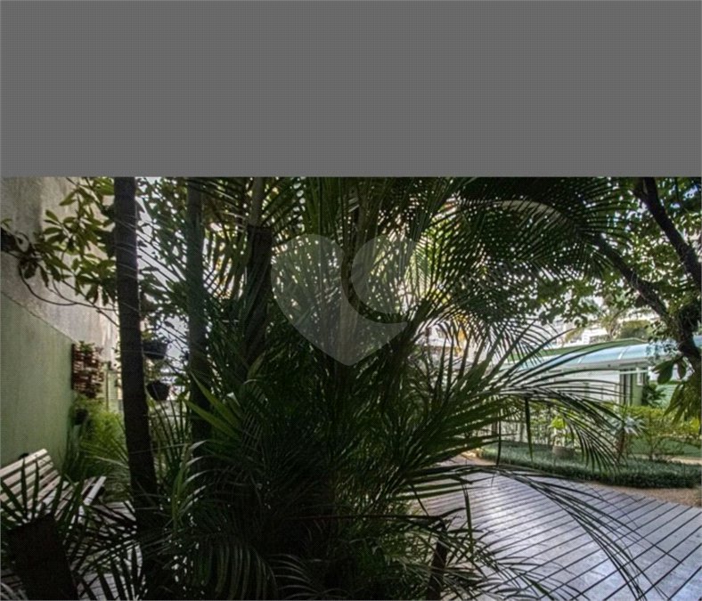 Apartamento à venda com 3 quartos, sendo 1 suíte,  em Aclimação, São Paulo, SP
