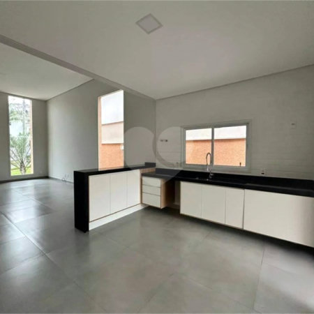 Casa à venda com 3 quartos, sendo 1 suíte, no condomínio Residencial Villa Verona, Sorocaba - SP
