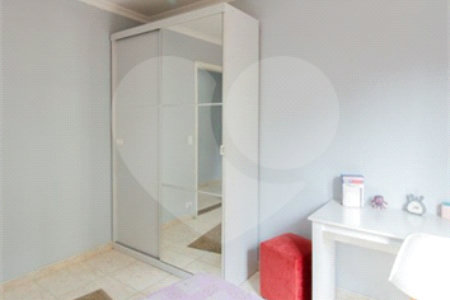 Sobrado à venda com 3 quartos, sendo 1 suíte, em Vila Curuçá, São Paulo, SP