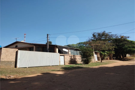 Chácara à venda com 5 quartos, sendo 3 suítes, em Chácaras Fernão Dias, Atibaia, SP