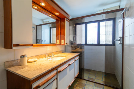 Duplex à venda com 4 quartos, sendo 3 suítes, em Campo Belo, São Paulo, SP