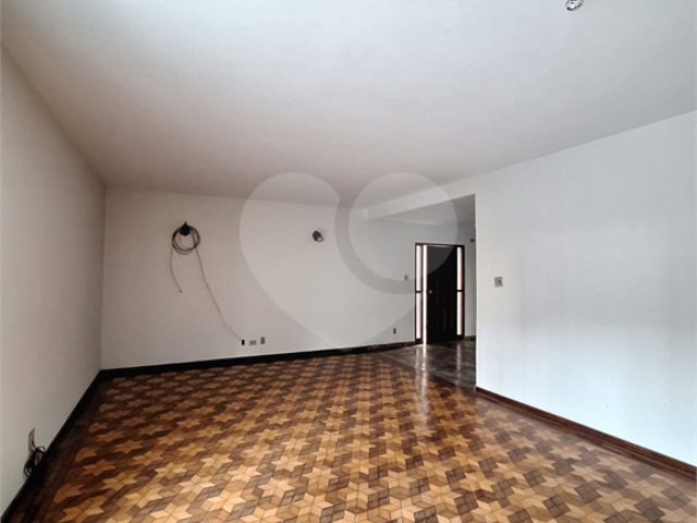 Sobrado à venda ou para alugar com 3 quartos, sendo 1 suíte,  em Santana, São Paulo, SP