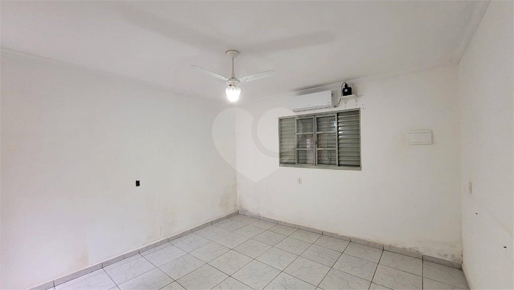 Chácara à venda com 4 quartos, sendo 1 suíte, em Área Rural de Salto, Salto, SP