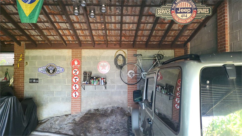 Casa à venda com 4 quartos, sendo 1 suíte, no condomínio Parque Suiça, Caieiras - SP
