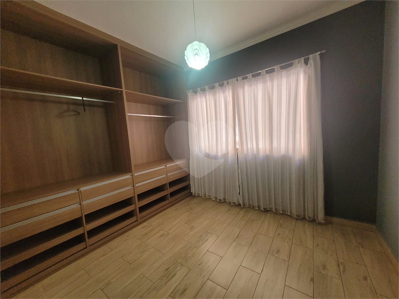 Casa para alugar com 5 quartos, sendo 2 suítes,  no condomínio Alpes de Caieiras, Caieiras - SP