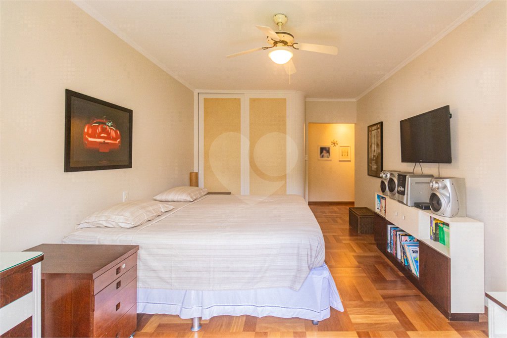 Casa à venda com 4 quartos, sendo 3 suítes, em Brooklin, São Paulo, SP