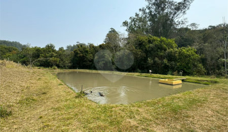 Sítio à venda com 3 quartos, sendo 1 suíte,  em Week-end, Jarinu, SP