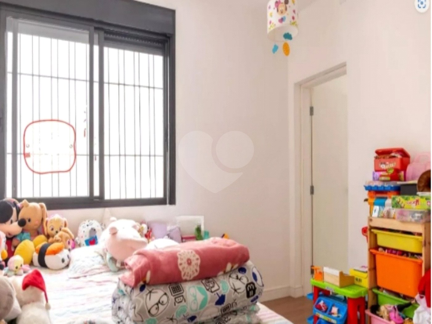 Casa à venda com 4 quartos, sendo 2 suítes, em Vila Gumercindo, São Paulo, SP