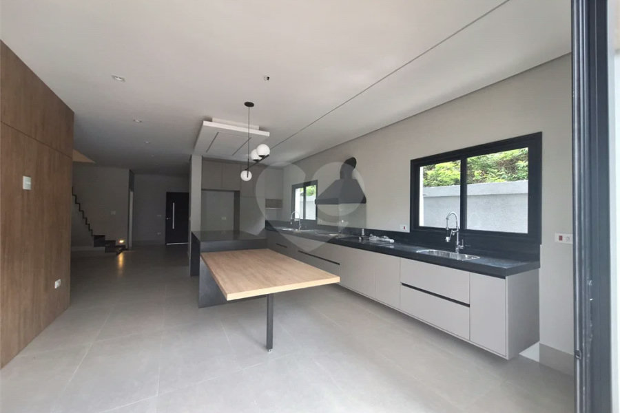 Casa NOVA com 03 suítes , piscina e condomínio com lazer completo!