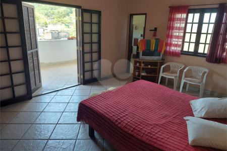 Casa à venda com 2 quartos, sendo 1 suíte,  em Vila Muriqui, Mangaratiba, RJ