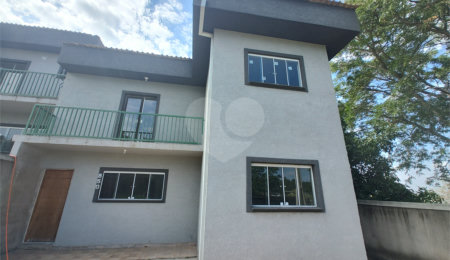 Sobrado à venda com 3 quartos, sendo 1 suíte, em Chácaras Maringá, Atibaia, SP