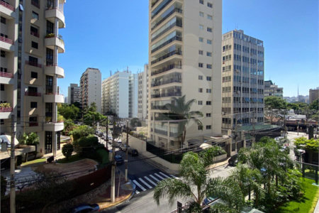 Apartamento à venda com 3 quartos, sendo 1 suíte, em Itaim Bibi, São Paulo, SP