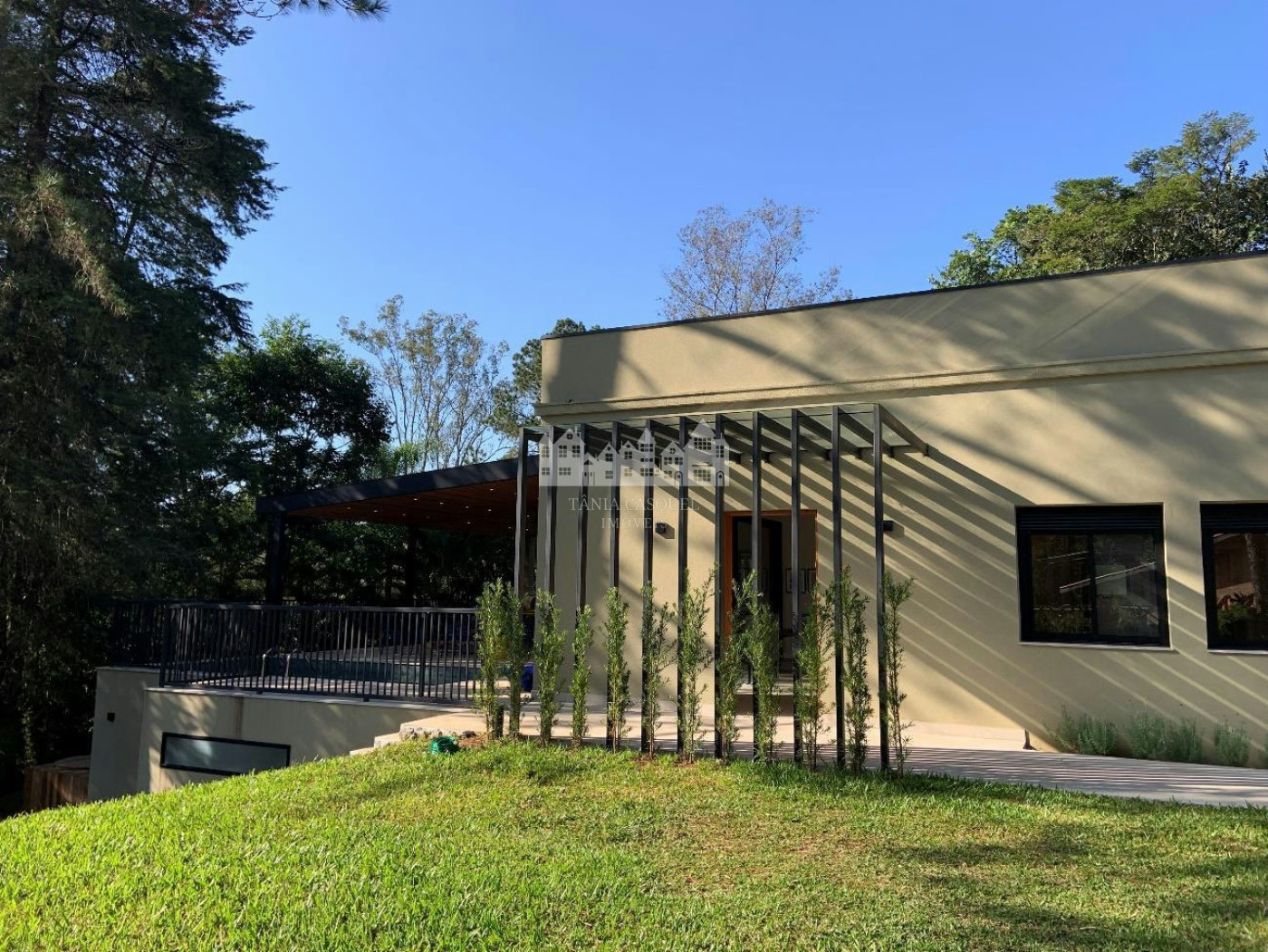 Casa à venda ou para alugar com 3 suítes no condomínio Estância Parque Atibaia, Atibaia - SP