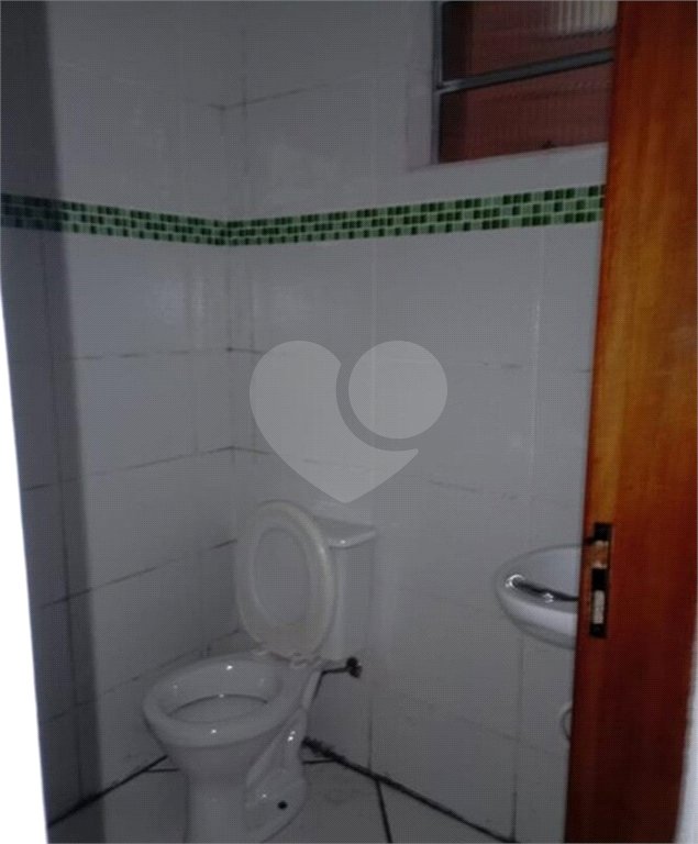 Sobrado à venda com 3 quartos, sendo 1 suíte, em Jardim Las Vegas, Santo André, SP
