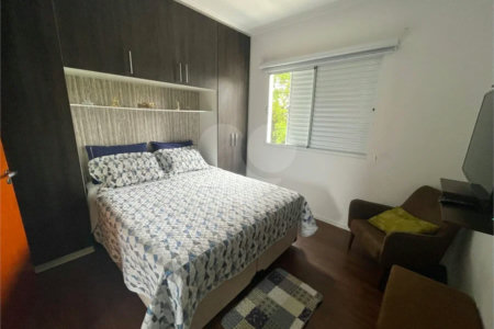 Casa à venda com 2 suítes no condomínio Cotia, Cotia - SP