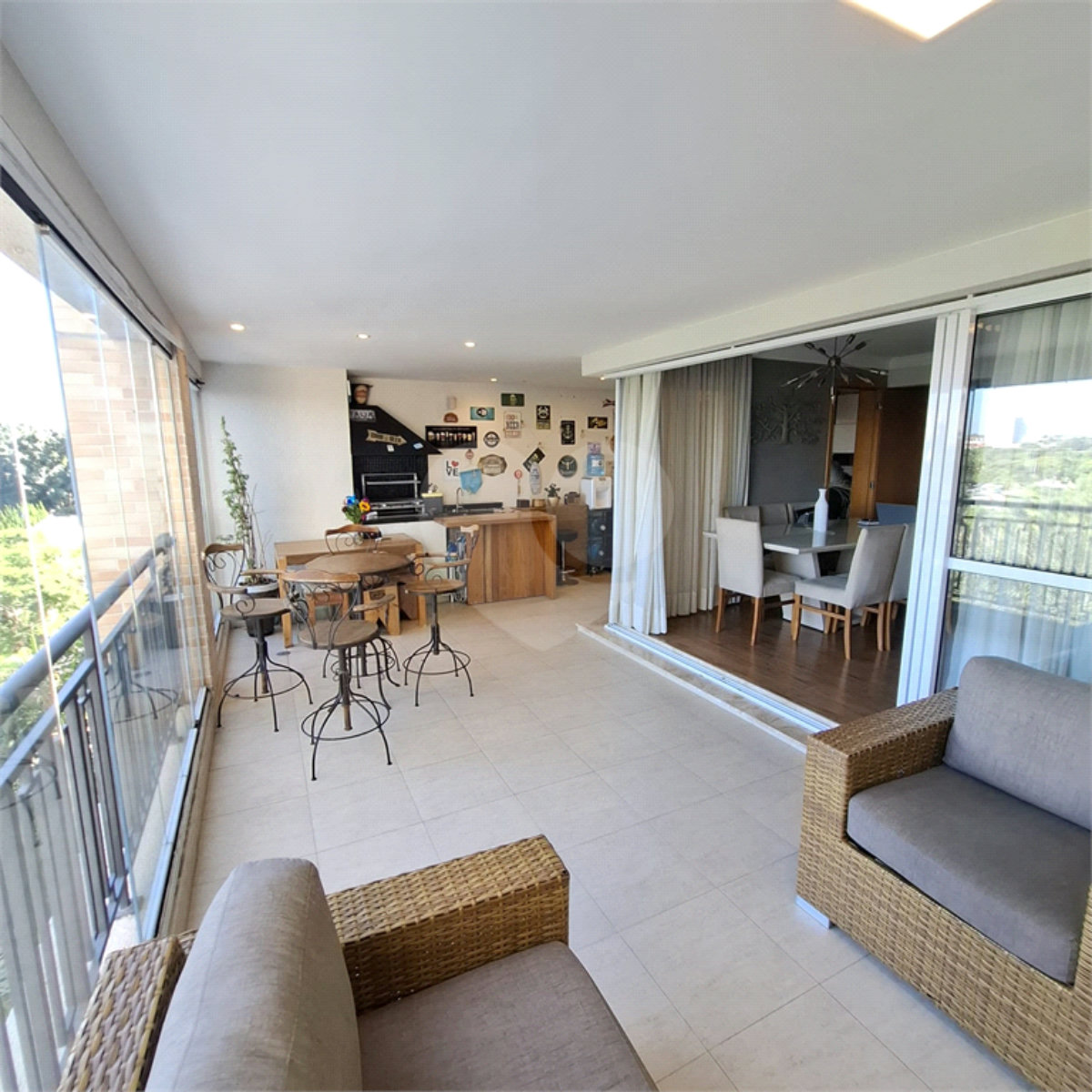 Apartamento à venda com 3 suítes em Jardim Marajoara, São Paulo, SP