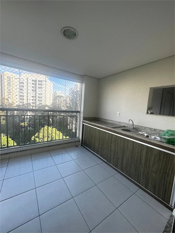 Apartamento para alugar com 3 quartos, sendo 1 suíte, em Parque Reboucas, São Paulo, SP