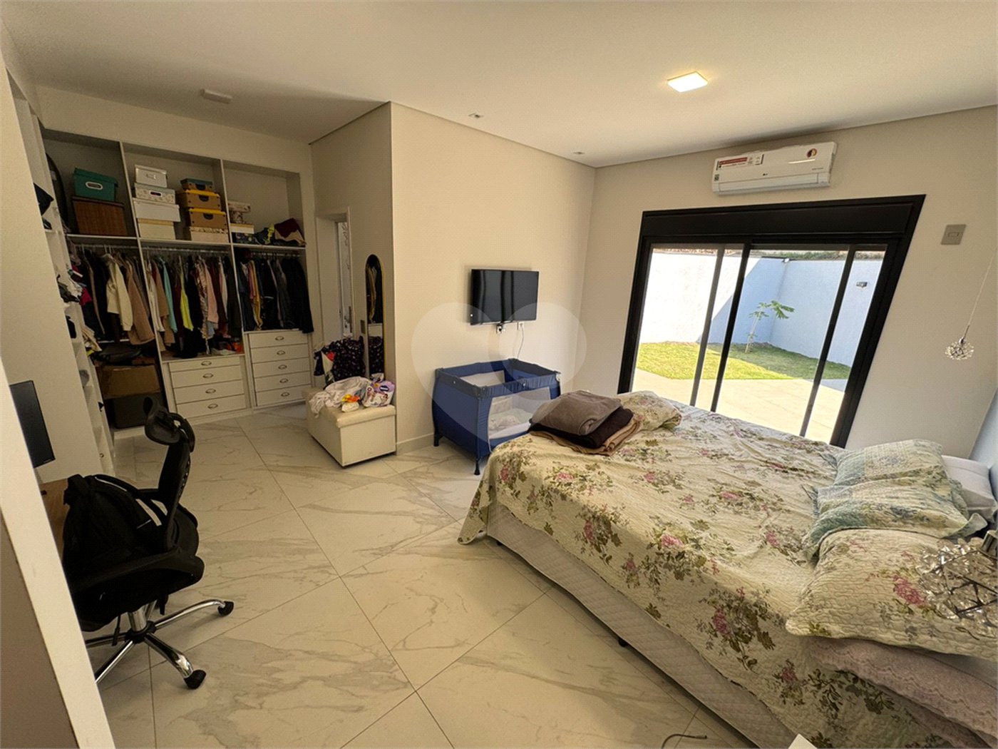 Casa à venda com 3 suítes no condomínio Reserva Central Parque, Salto - SP