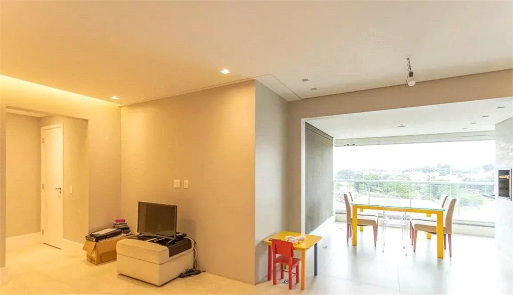 Apartamento à venda com 3 quartos, sendo 1 suíte, em Vila Anastácio, São Paulo, SP