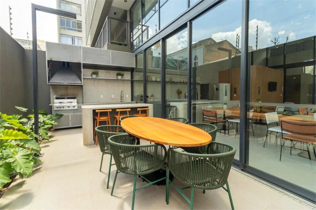 Apartamento à venda com 3 quartos, sendo 2 suítes, em Pinheiros, São Paulo, SP