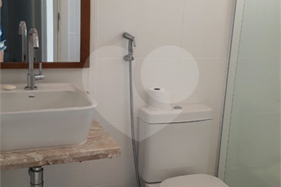 Casa à venda com 4 quartos, sendo 3 suítes, no condomínio Residencial Vila Esmeralda, São Sebastião - SP