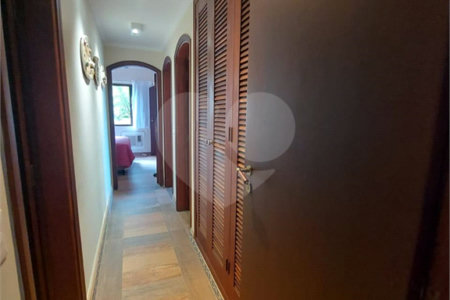 Apartamento à venda com 3 quartos, sendo 1 suíte,  em Enseada, Guarujá, SP