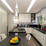 Casa à venda com 4 quartos, sendo 2 suítes,  em Interlagos, São Paulo, SP