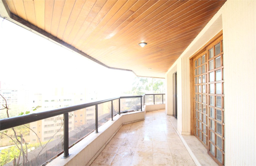 Apartamento à venda com 3 suítes em Vila Suzana, São Paulo, SP