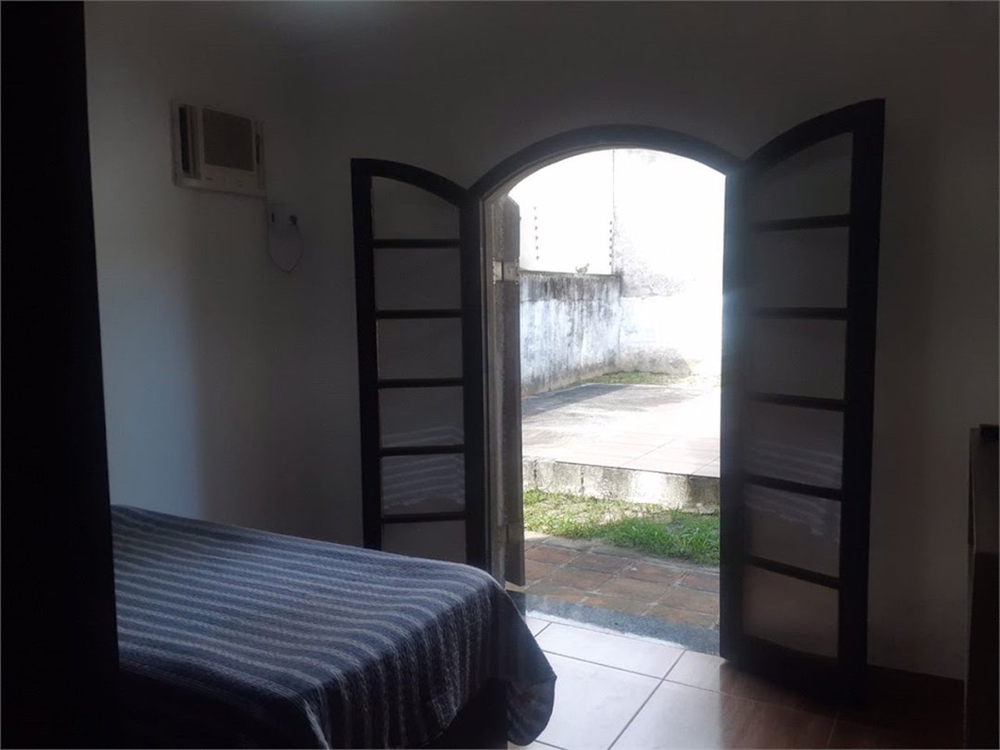 Casa com 4 dormitórios à venda, 180 m² por R$ 650.000,00 - Jardim Virginia - Guarujá/SP