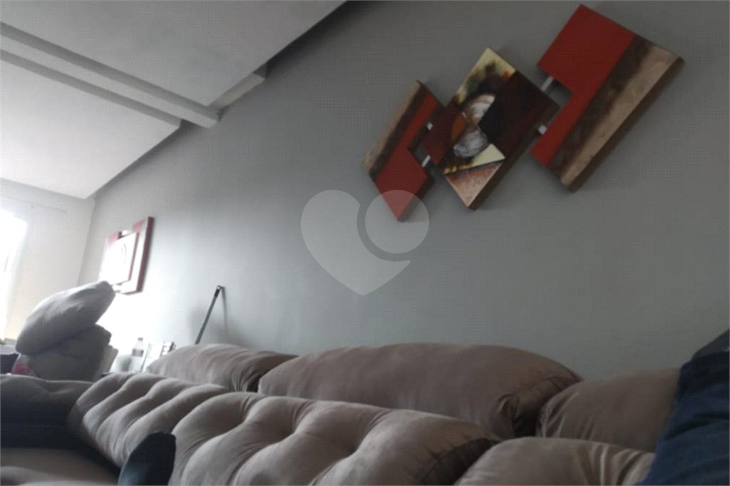 Casa à venda com 3 quartos, sendo 1 suíte,  no condomínio Village St. Louis, São Paulo - SP