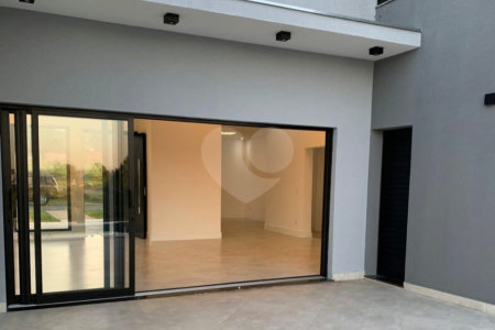 Casa à venda com 3 suítes no condomínio Village Ipanema I, Araçoiaba da Serra - SP